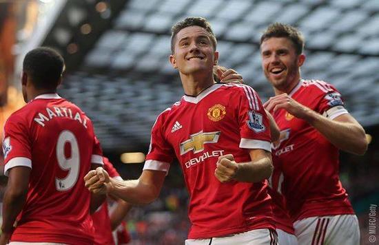 中莱万已经 中莱万已经